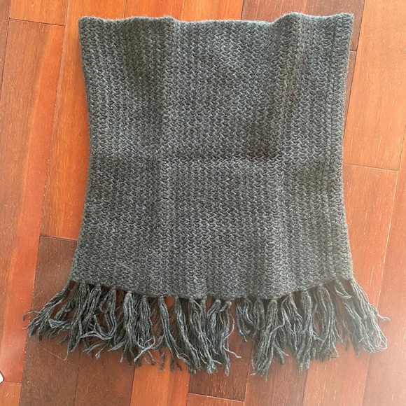RALPH LAUREN Blue Label Charcoal Wool and Cashmere Infinity Tube Scarf w/ Fringe - Picture 3 of 3